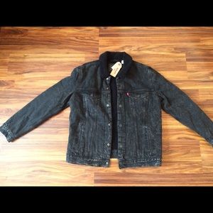 Levi denim jacket w/ Sherpa inside